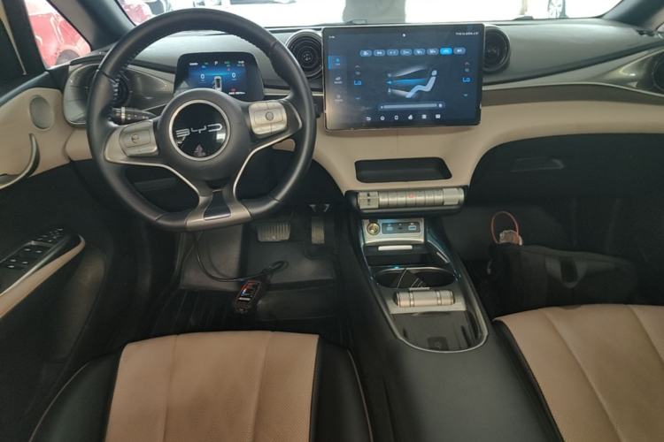 Used BYD Dolphin 2024 Honor Edition 420km Fashion Version Center Console