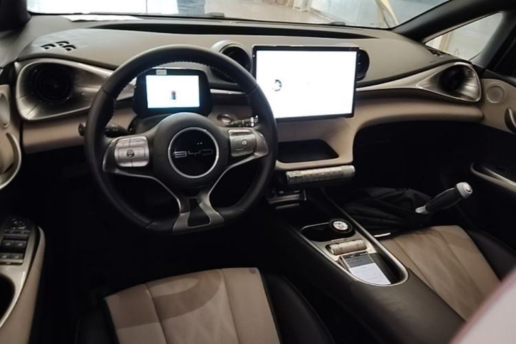 Used BYD Dolphin 2024 Honor Edition 420km Freedom Version Center Console