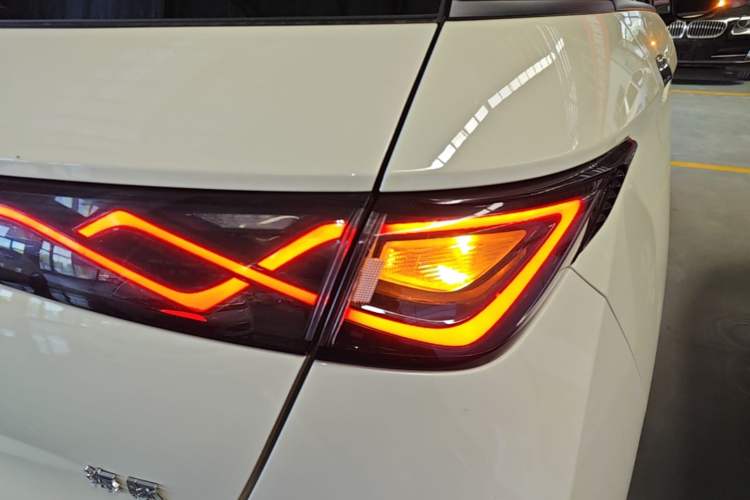Used BYD Dolphin 2024 Honor Edition 420km Fashion Version Exterior 3