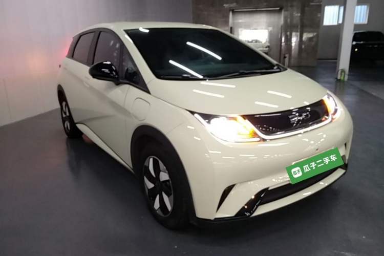 Used BYD Dolphin 2024 Honor Edition 420km Freedom Version Front Right 45 Deg