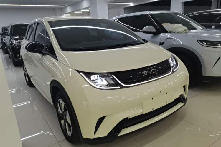 Used BYD Dolphin 2024 Honor Edition 420km Freedom Version Front Right 45 Deg