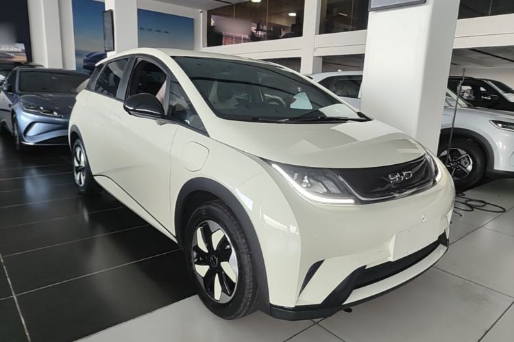 Used BYD Dolphin 2024 Honor Edition 420km Freedom Version Front Right 45 Deg