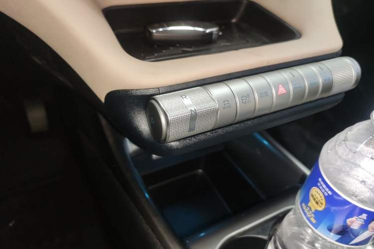 Used BYD Dolphin 2024 Honor Edition 420km Fashion Version Gear Lever