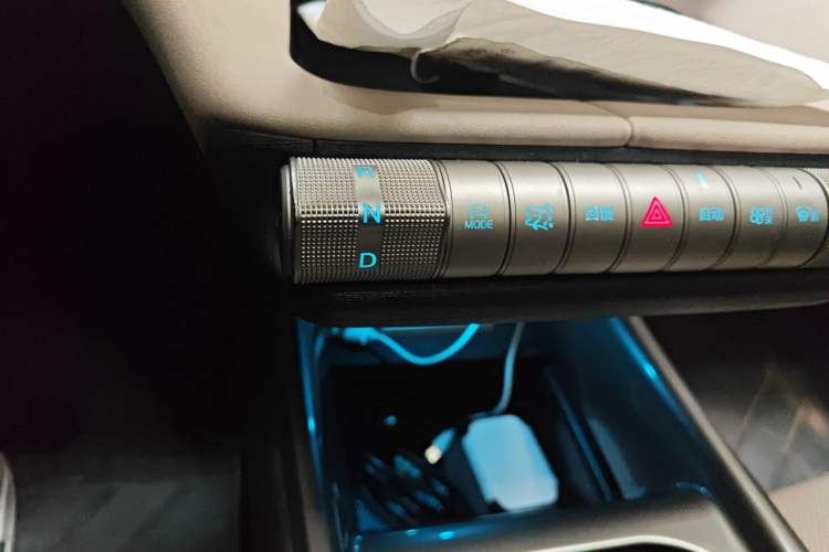 Used BYD Dolphin 2024 Honor Edition 420km Fashion Version Gear Lever