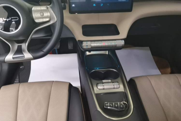 Used BYD Dolphin 2024 Honor Edition 420km Freedom Version Gear Lever