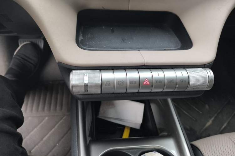 Used BYD Dolphin 2024 Honor Edition 420km Fashion Version Gear Lever