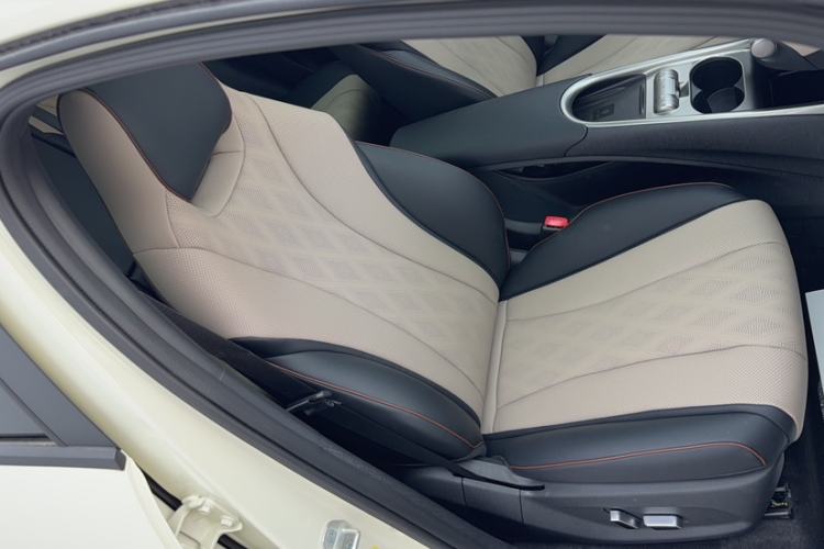 Used BYD Dolphin 2024 Honor Edition 420km Fashion Version Interior 12