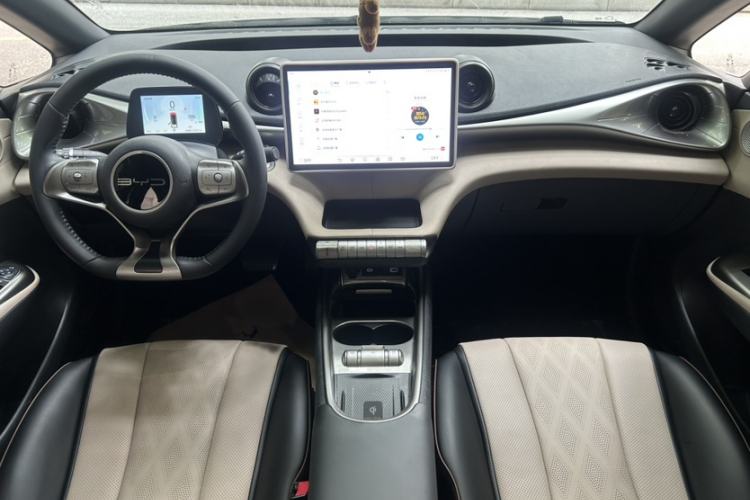 Used BYD Dolphin 2024 Honor Edition 420km Fashion Version Interior 5