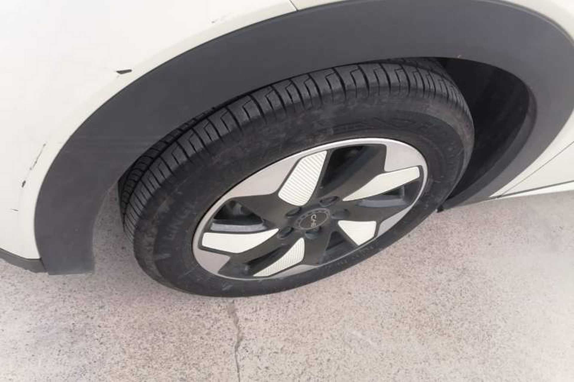 Used BYD Dolphin 2024 Honor Edition 420km Freedom Version Left Front Wheel Hub
