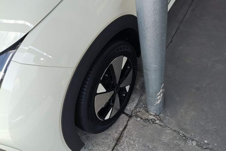 Used BYD Dolphin 2024 Honor Edition 420km Fashion Version Left Front Wheel Hub