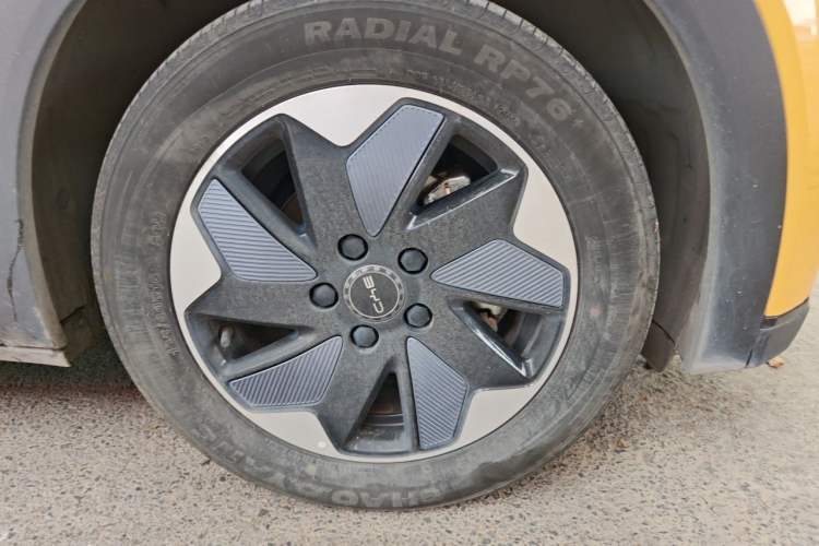 Used BYD Dolphin 2024 Honor Edition 420km Fashion Version Right Front Wheel Hub
