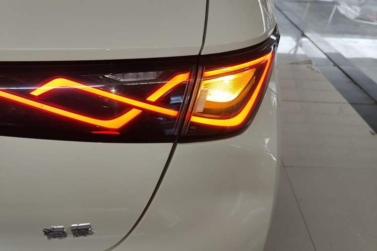 Used BYD Dolphin 2024 Honor Edition 420km Fashion Version Right Rear Taillight