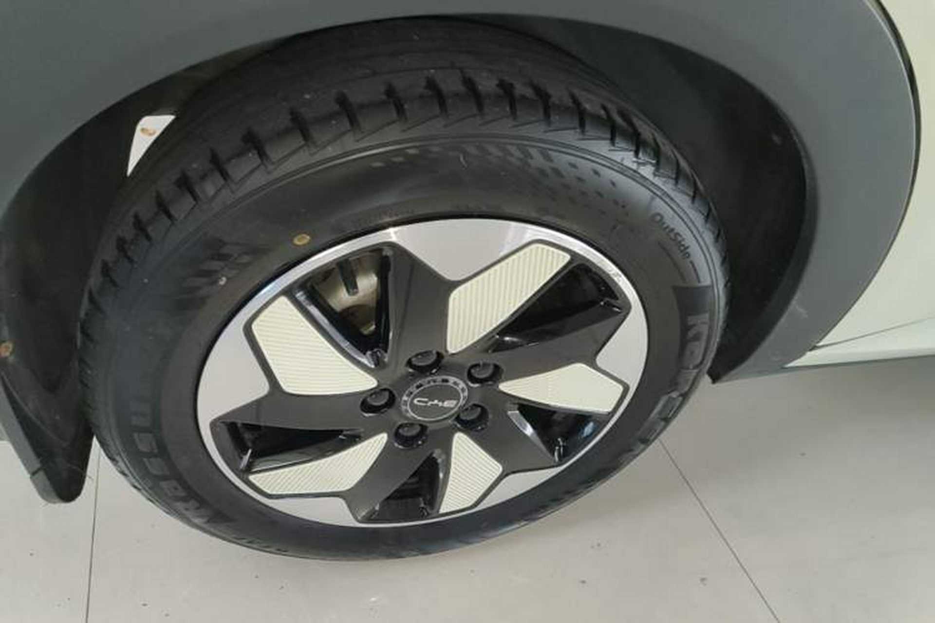 Used BYD Dolphin 2024 Honor Edition 420km Fashion Version Right Rear Wheel Hub