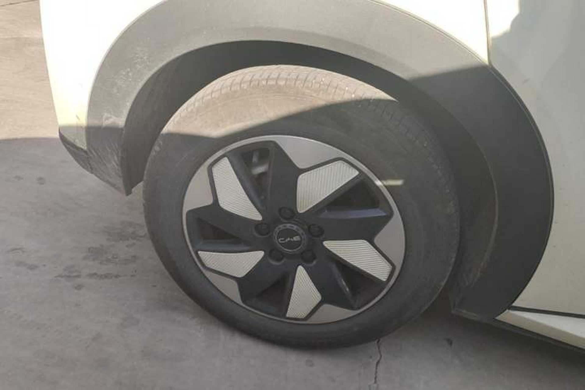Used BYD Dolphin 2024 Honor Edition 420km Fashion Version Right Rear Wheel Hub