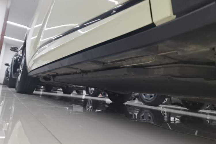 Used BYD Dolphin 2024 Honor Edition 420km Freedom Version Right Side Sill