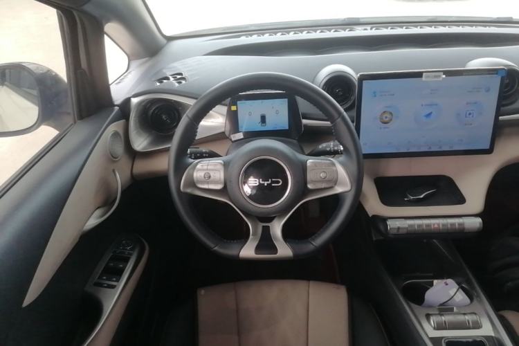 Used BYD Dolphin 2024 Honor Edition 420km Freedom Version Steering Wheel