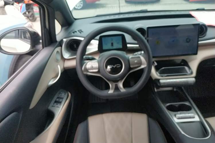 Used BYD Dolphin 2024 Honor Edition 420km Freedom Version Steering Wheel