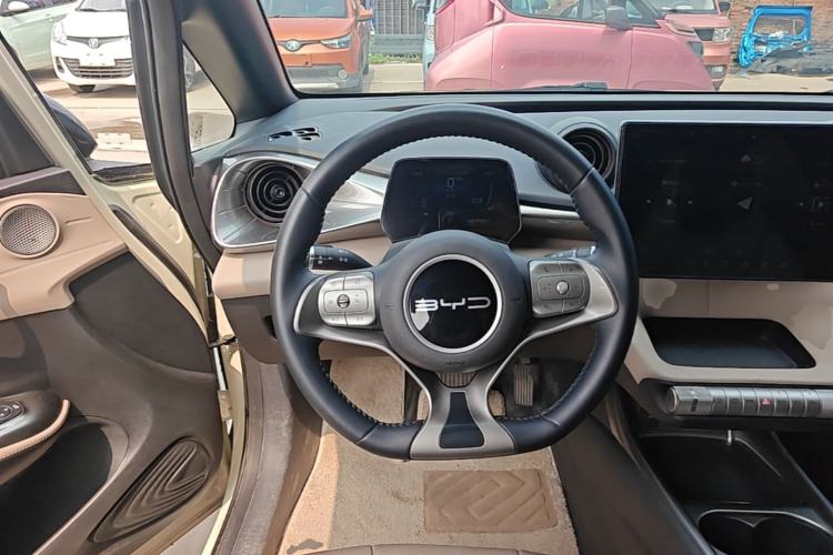Used BYD Dolphin 2024 Honor Edition 420km Fashion Version Steering Wheel