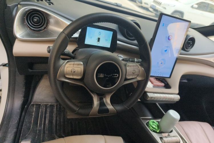 Used BYD Dolphin 2024 Honor Edition 420km Fashion Version Steering Wheel