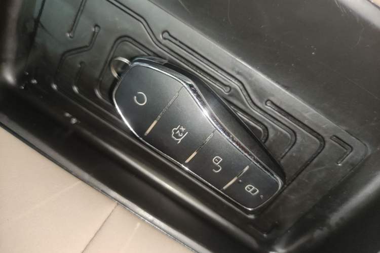 Used BYD Dolphin 2024 Honor Edition 420km Fashion Version Vehicle Key