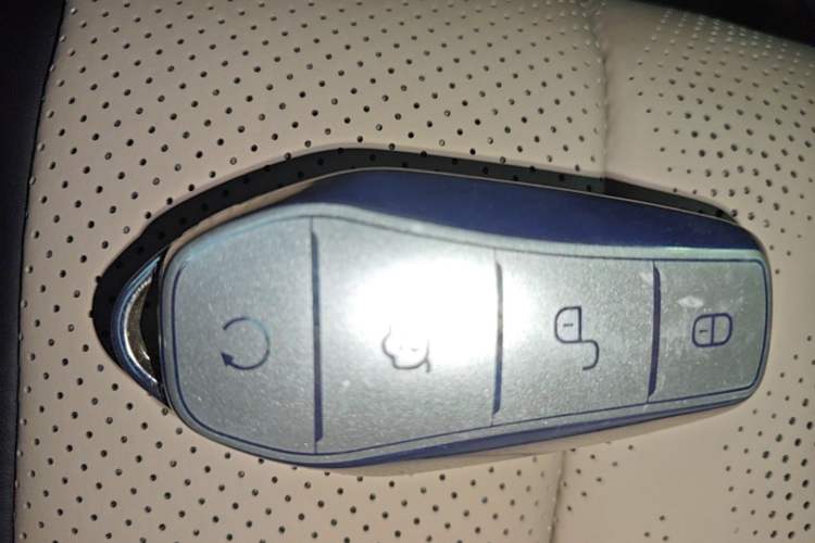 Used BYD Dolphin 2024 Honor Edition 420km Fashion Version Vehicle Key