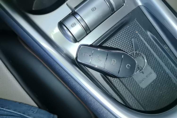 Used BYD Dolphin 2024 Honor Edition 420km Fashion Version Vehicle Key
