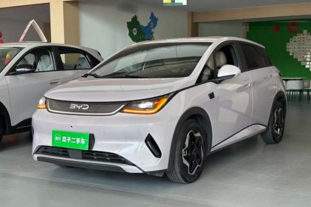 Ojetý BYD Dolphin 2025 Smart Drive Version 420 km Freedom Edition
