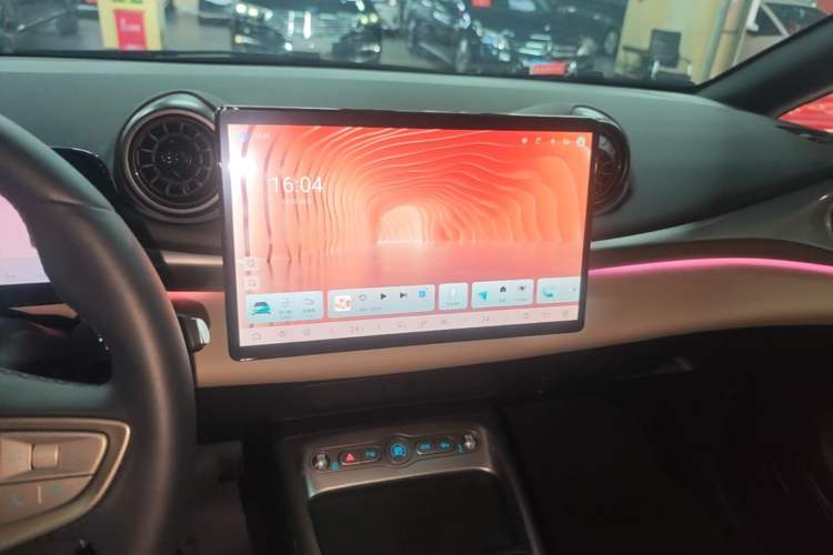 Used BYD Dolphin 2025 Intelligent Driving Version 410 km Fashion Edition Audio And AC Panel