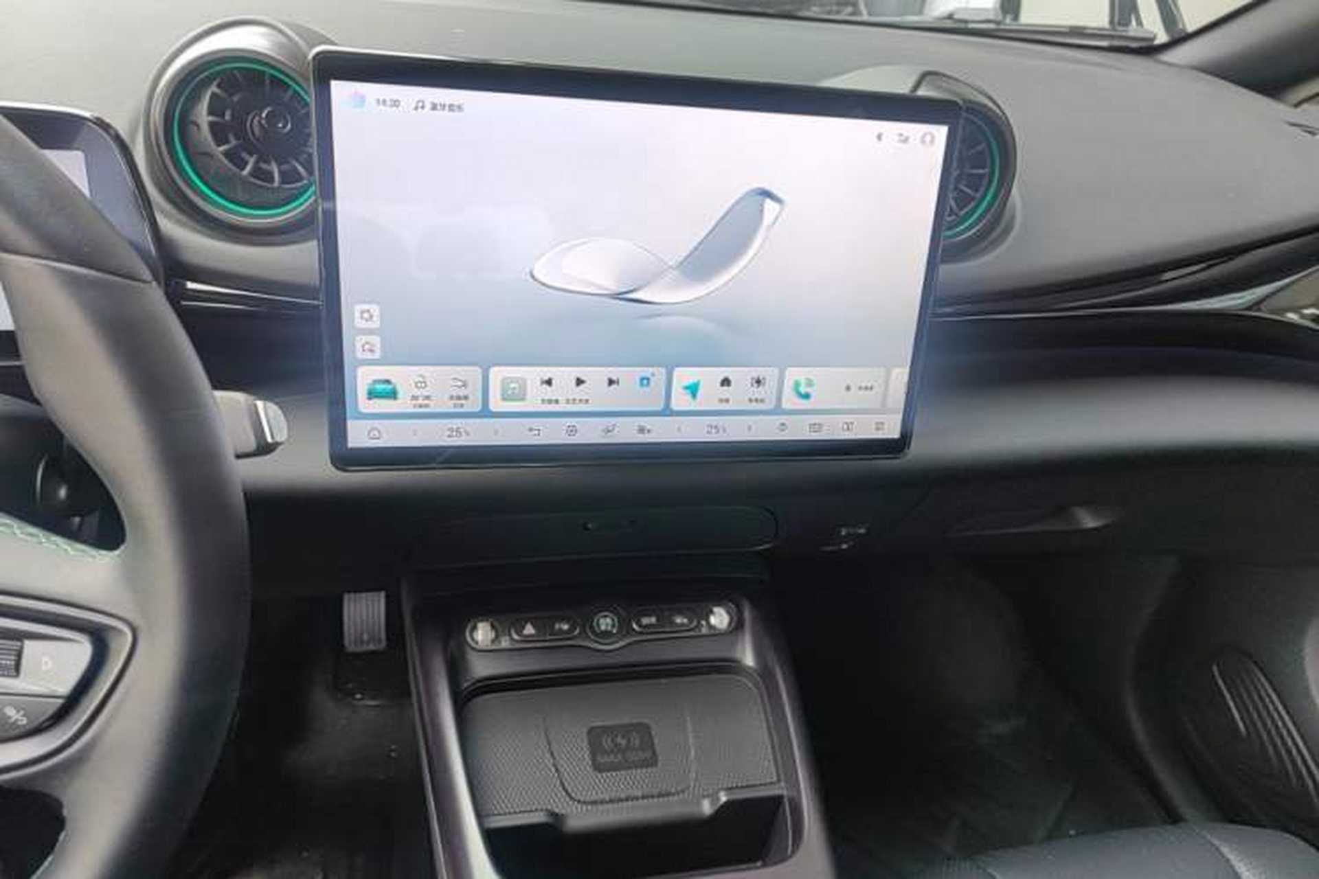Used BYD Dolphin 2025 Intelligent Driving Version 410 km Fashion Edition Audio And AC Panel