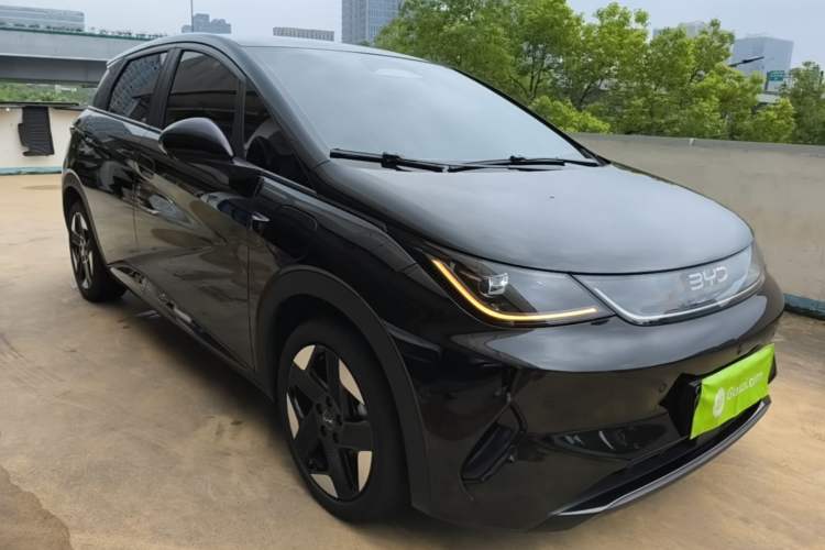 Used BYD Dolphin 2025 Intelligent Driving Version 520km Range Knight Edition Exterior 1