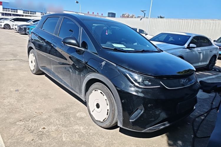 Used BYD Dolphin 2025 Smart Drive Version 420 km Freedom Edition Front Right 45 Deg