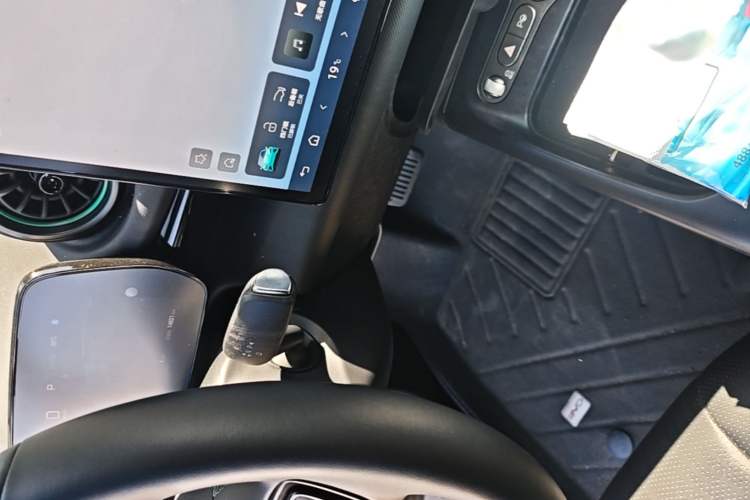 Used BYD Dolphin 2025 Smart Drive Version 420 km Freedom Edition Gear Lever