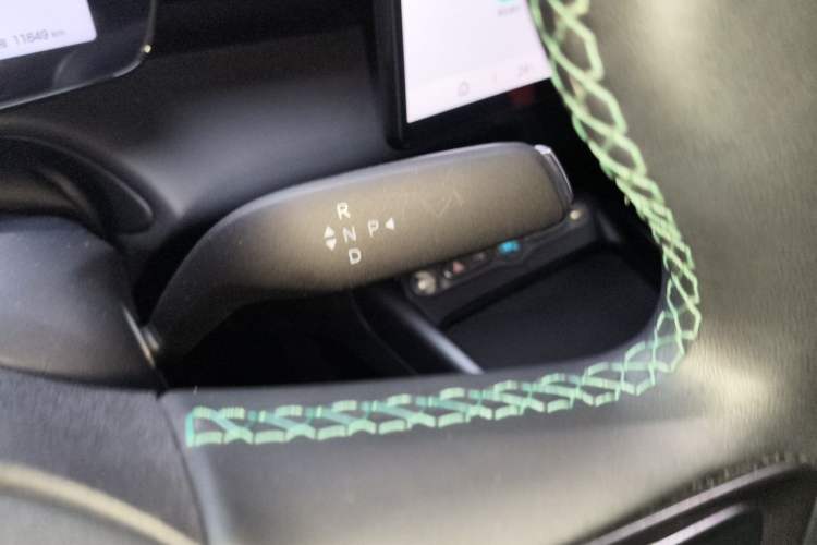 Used BYD Dolphin 2025 Smart Drive Version 420 km Freedom Edition Gear Lever