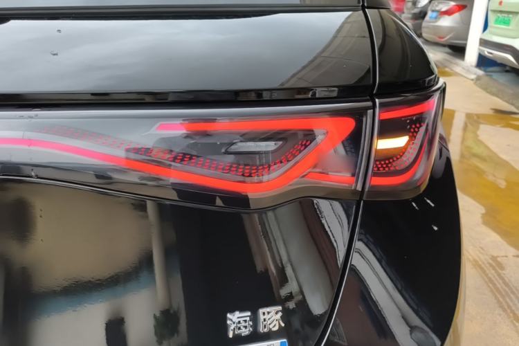 Used BYD Dolphin 2025 Intelligent Driving Version 520km Range Knight Edition Right Rear Taillight
