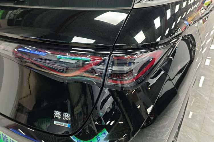 Used BYD Dolphin 2025 Intelligent Driving Version 520km Range Knight Edition Right Rear Taillight