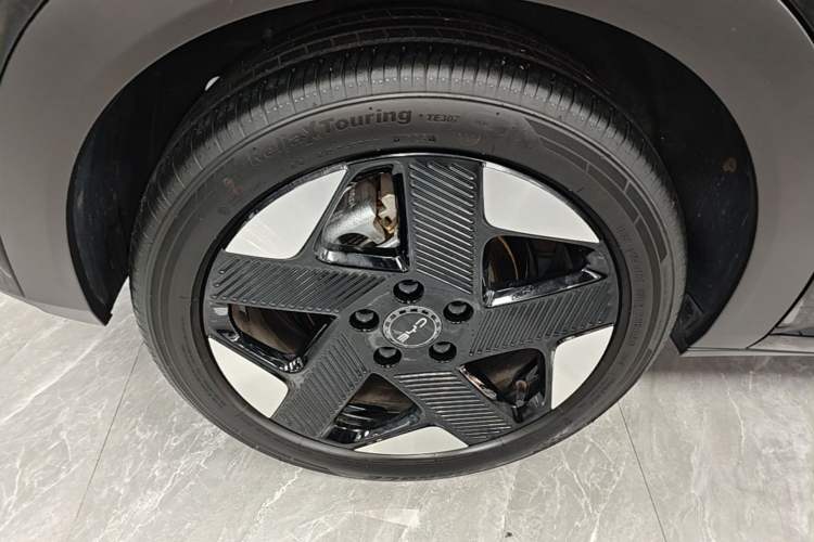 Used BYD Dolphin 2025 Intelligent Driving Version 520km Range Knight Edition Right Rear Wheel Hub