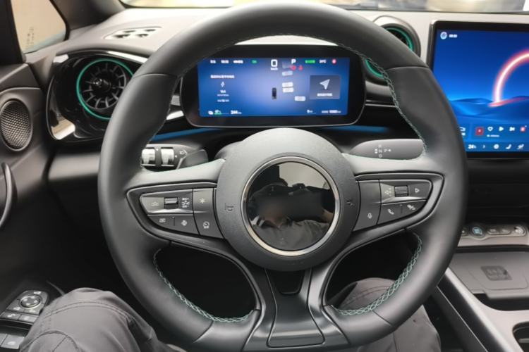 Used BYD Dolphin 2025 Intelligent Driving Version 520km Range Knight Edition Steering Wheel