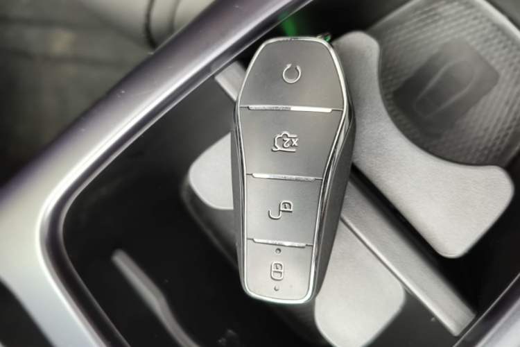 Used BYD Dolphin 2025 Intelligent Driving Version 520km Range Knight Edition Vehicle Key