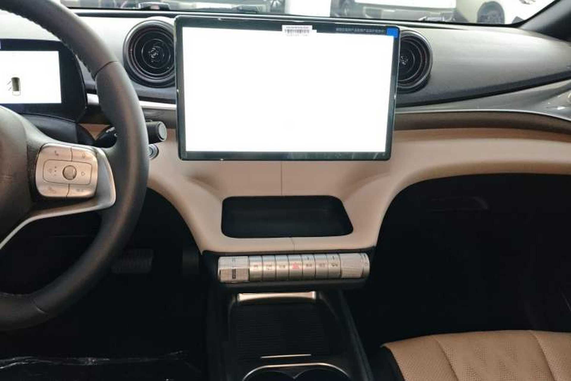 Used BYD Dolphin 2025 420km Free Edition Audio And AC Panel