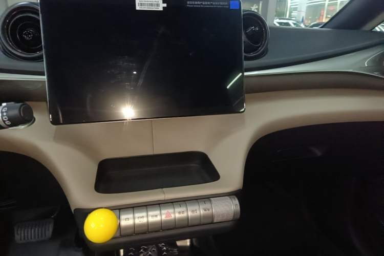 Used BYD Dolphin 2025 420km Free Edition Audio And AC Panel