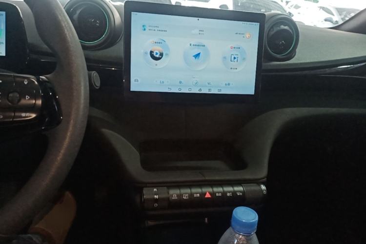 Used BYD Dolphin 2025 Smart Drive Version 420 km Freedom Edition Center Console