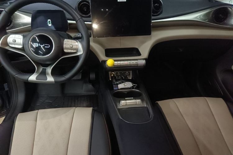 Used BYD Dolphin 2025 420km Free Edition Center Console