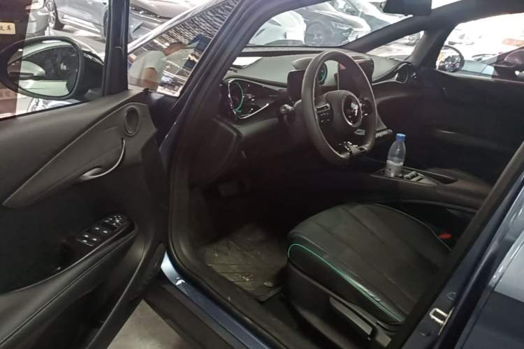 Used BYD Dolphin 2025 Smart Drive Version 420 km Freedom Edition Driver Seat
