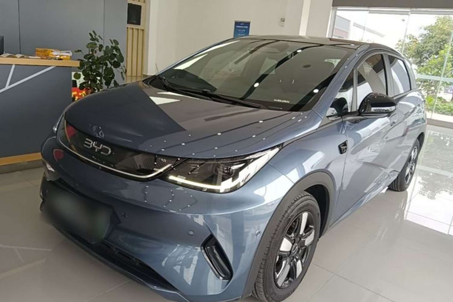 Used BYD Dolphin 2025 Intelligent Driving Version 410 km Fashion Edition Front Left 45 Deg