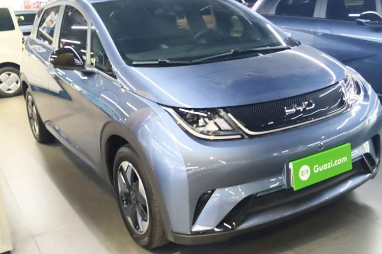 Used BYD Dolphin 2025 420km Free Edition Front Right 45 Deg