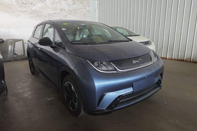 Used BYD Dolphin 2025 420km Free Edition Front Right 45 Deg