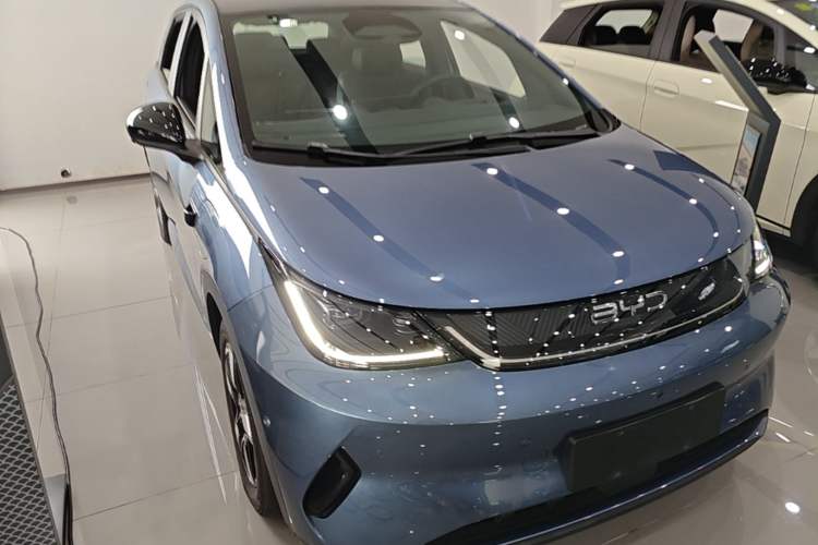 Used BYD Dolphin 2025 Intelligent Driving Version 410 km Fashion Edition Front Right 45 Deg