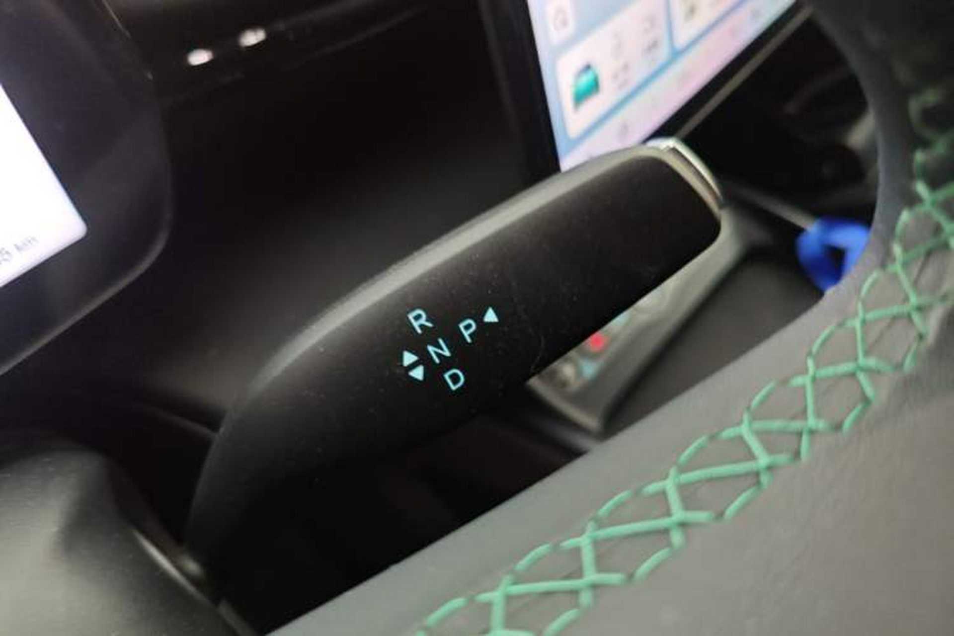 Used BYD Dolphin 2025 Smart Drive Version 420 km Freedom Edition Gear Lever