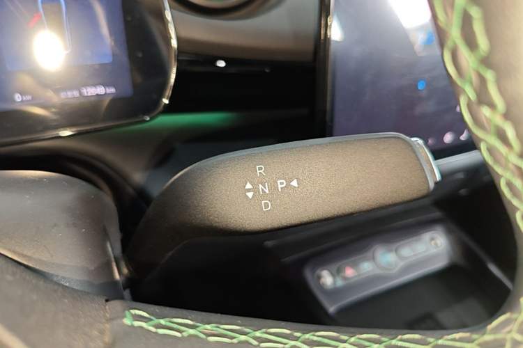 Used BYD Dolphin 2025 Intelligent Driving Version 410 km Fashion Edition Gear Lever