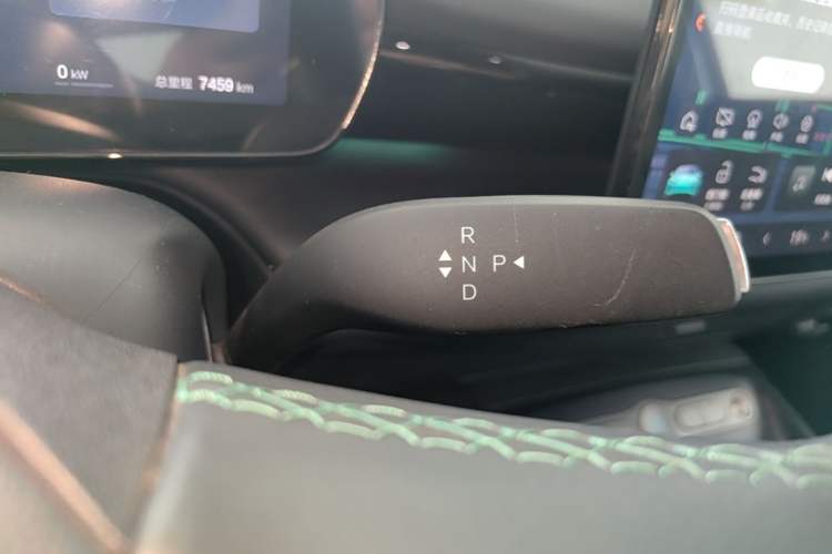 Used BYD Dolphin 2025 Intelligent Driving Version 410 km Fashion Edition Gear Lever